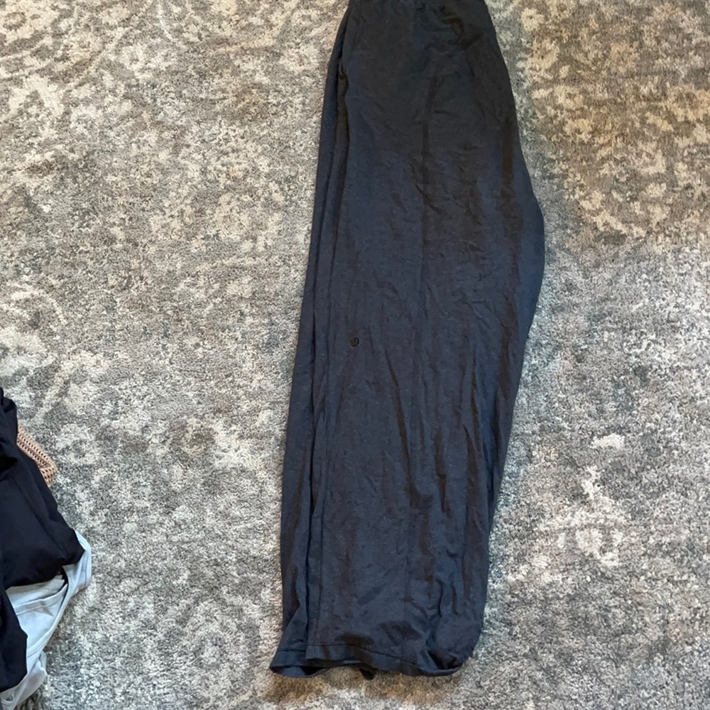 Lululemon Grey pant with pockets